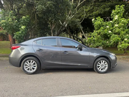 Mazda 3 2.0 Touring