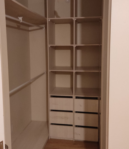 Amplio Depto. Cómo Nuevo En Condominio, 80 Mt2. 2d 2b 1e