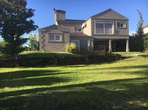 Imagen 16 de 19 de Casa Al Lago En Complejo Nordelta - Los Castores