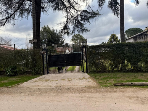 Venta Casa Con Parque Pileta, Parque Leloir, Ituzaingo.