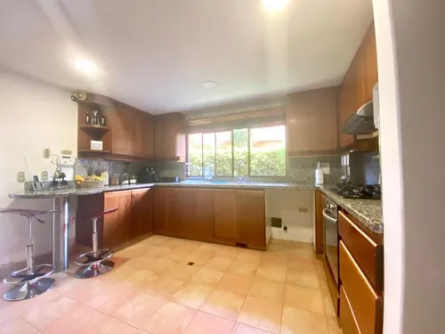 Casa En Venta En El Poblado - Loma De Los Balsos