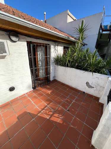 Casa 5 Ambientes Con Garage, Fondo Y Piscina. Excelente!