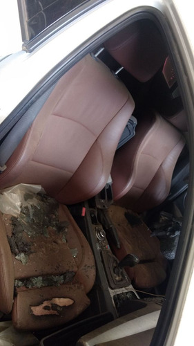 Imagem 4 de 12 de Sucata Bmw 130 2 E 4 Portas Bartolomeu Peças