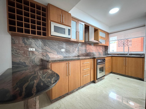 Venta De Apartamento Campo Alegre 107m2 2h2b2p