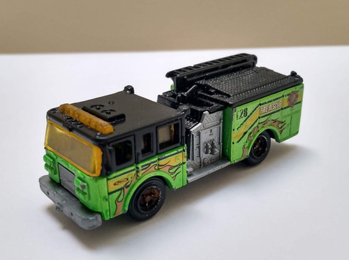 Matchbox Bombero Pierce Dash Fire Truck
