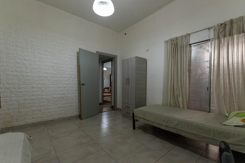 1 Entre 39 Y 40 La Plata - Casa De Dos Dormitorios Con Coche