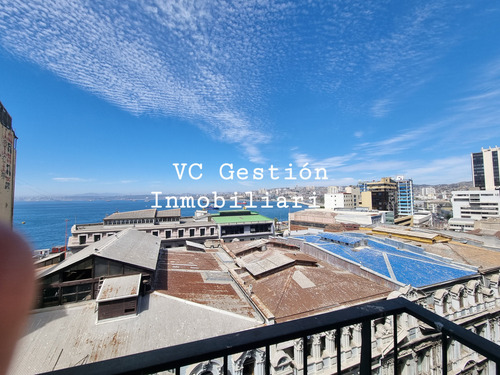 Oficina En El Casco Histórico De Valparaíso