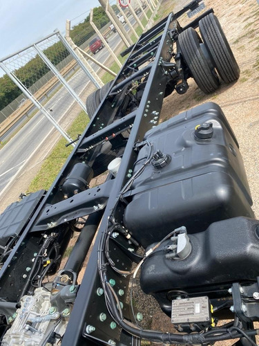 Imagem 11 de 25 de Mercedes Atego 1719/48 - 4x2 - 2018