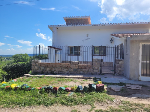 Casa En Altura Afueras De Huerta Grande Límite Con Villa Giardino 3d Cochera Parrilla