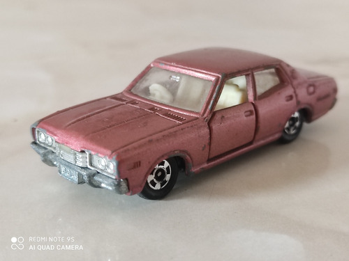 Tomica Nissan Cedric 2800 Sgl