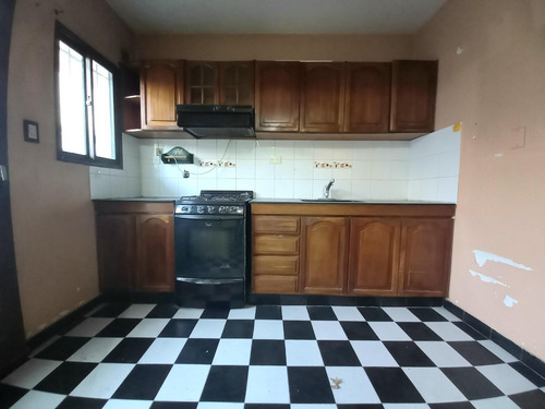 Imagen 4 de 8 de Venta Duplex 4 Ambientes Castelar Cod5246