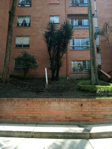 Apartamento En La Inferior Con Los Parra (poblado)