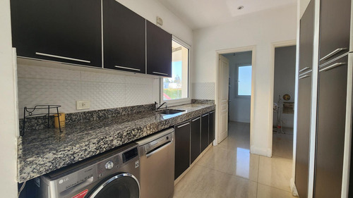 Casa En Venta Y Alquiler En Barrio Los Alisos, Nordelta