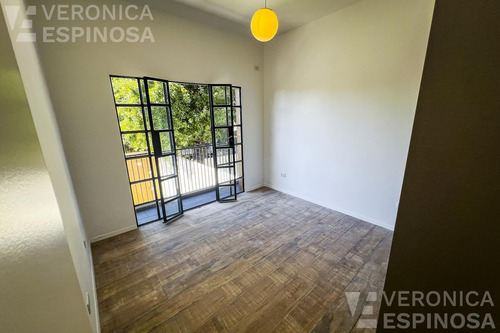 Casa En Venta De Cuatros Ambientes - Haedo Sur