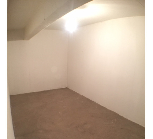 Imagen 4 de 9 de Arriendo Bodega De 14 Mtrs Cuadrados/ Mas Estacionamiento