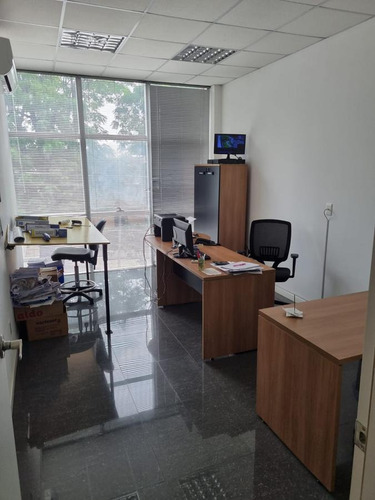 Imagen 9 de 17 de Edificio Entero -depósito Oficinas Próximo A Luis Alberto De Herrera Y San Martín !!