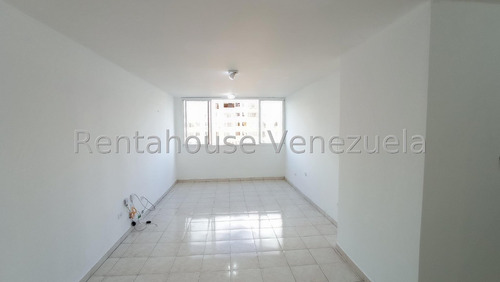 Apartamento En Alquiler En Club Hípico Las Trinitarias, Barquisimeto /cruz Hernandez Rah Centrooccidente/ #25-7745