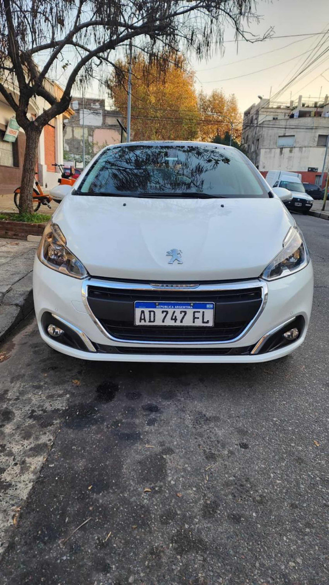 Peugeot 208 1.6 Feline