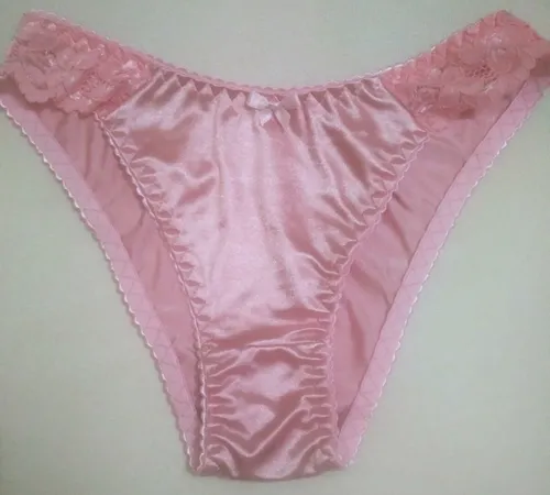Pantaletas brillosas 2025