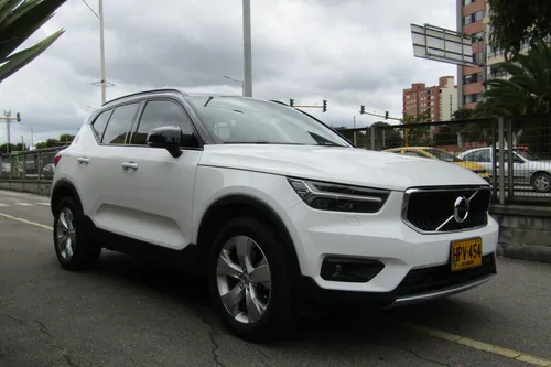 Volvo XC40 2.0 T4 Momentum