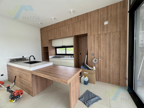 Venta De Casa Son Pileta - San Ramiro Pilar Del Este