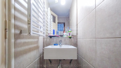 Departamento 3 Ambientes Venta - Olivos-vias/maipu