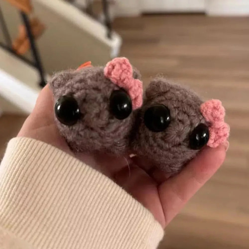Llavero Tejido A Mano, Diseño Triste En Forma De Muñeca