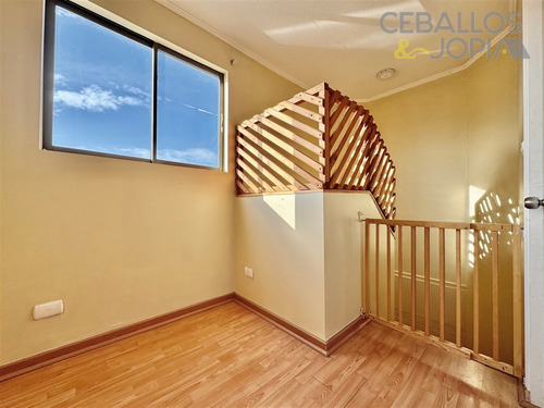 Casa En Venta De 3 Dorm. En Villa Alemana