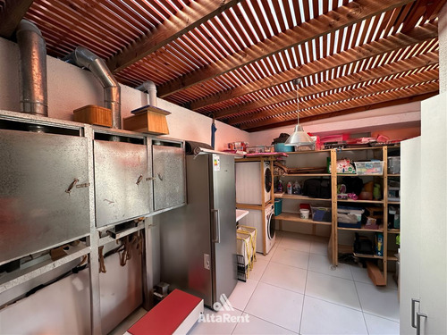 Expectacular Casa De 5 Dorm. En Lo Barnechea