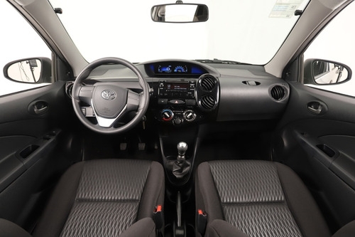 Imagen 23 de 25 de Toyota Etios 1.5 Sedan X 4 Puertas My22