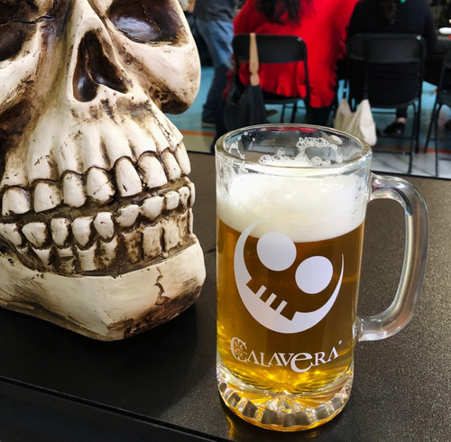 Caja Con 6 Tarros Cerveza Calavera 16oz Color VIDRIO TRANSPARENTE