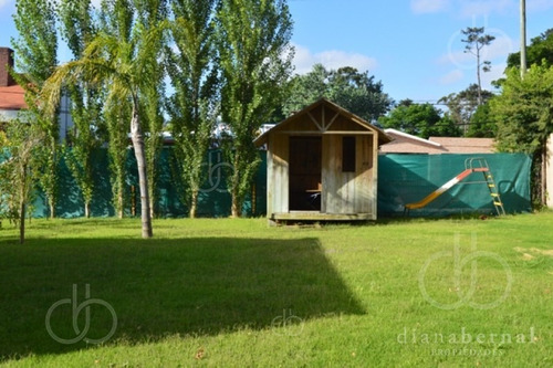 Casa En Pinares, 4 Dormitorios *- Ref: 42750