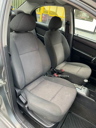 Imagen 9 de 13 de Chevrolet Aveo Lt