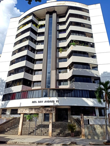 Jose R Armas, Vende Amplio Apartamento En Prebo, Residencias San Andrés Vi. Ina-452