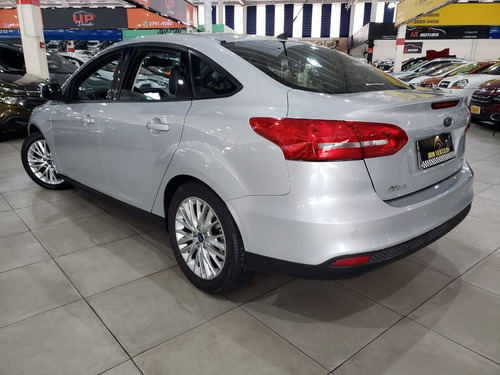 Imagem 4 de 8 de Ford Focus 2.0 Se Plus 16v Flex 4p Powershift