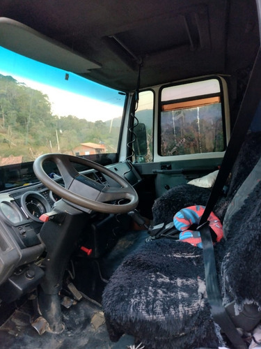 Imagem 9 de 9 de Ford Cargo 815 2005 Bau