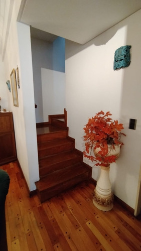 Excelente Casa De 4 Amb Con Jardin Patio Garage Y Terraza