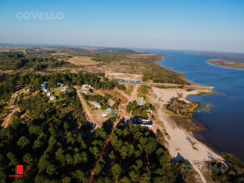 Terreno En Venta Barrio Privado En Carmelo, Médanos De Punta Gorda Casa Chic.
