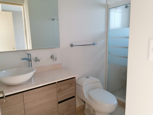 Enorme Casa Con Terraza 3 Recamaras Y 2 Salas De Tv
