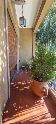 Casa En Venta - 2 Dormitorios 2 Baños - 546mts2 - Castelar