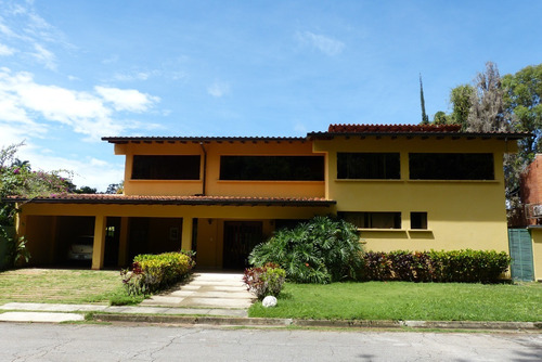 Imagen 1 de 13 de Casa En Venta Alto Hatillo Solares Del Carmen - Asesor Inmobiliario Yvelisse Herrera Re/max Vip Lpg 04241767041