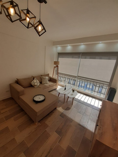 Imagen 4 de 26 de Excelente Departamento De 3 Ambientes Todo A Nuevo, Con Vista Al Mar Y A La Plaza Colón, 70 M2
