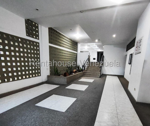Bello Apartamento En Venta Bello Monte #25-18467