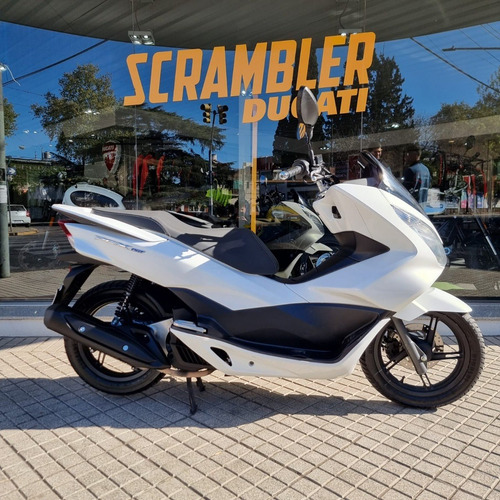 Imagen 7 de 16 de Honda Pcx 150 2017 Ducati Rosario