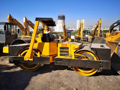 Imagen 1 de 11 de 22) Rodillo Vibrocompactador Doble Hypac C778b