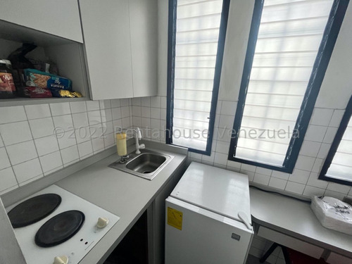 Imagen 11 de 20 de Consultorio Médico En Venta, Urb. San Bernardino