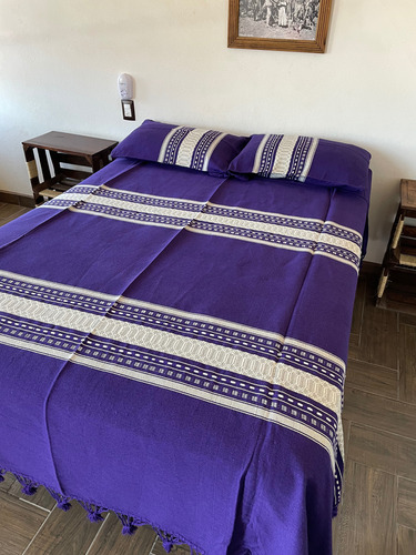 Colcha Matrimonial Oaxaqueña Pie Negro Y Fundas De Almohada Morado Rayas