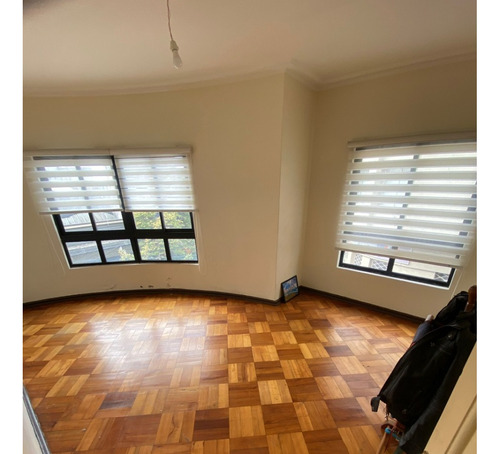 Vendo 2 Excelentes/amplios Deptos Antiguos Pero Remodelados