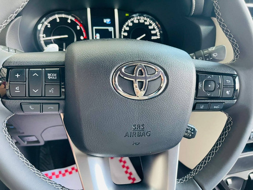 Imagem 14 de 15 de Toyota Hilux Sw4 2.8 D-4d Turbo Diesel Diamond 7l 4x4