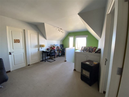 Casa En Venta De 4 Dorm. En La Florida